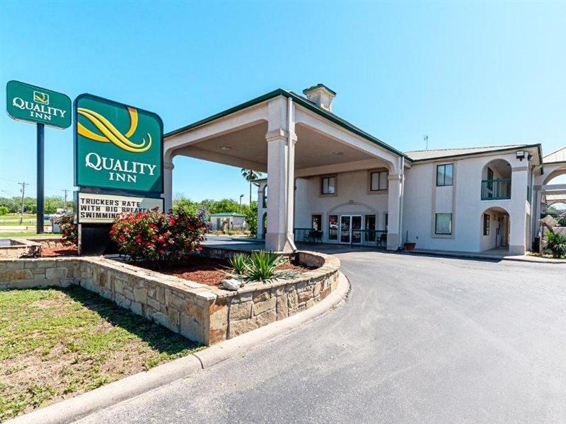 Quality Inn Three Rivers Екстериор снимка