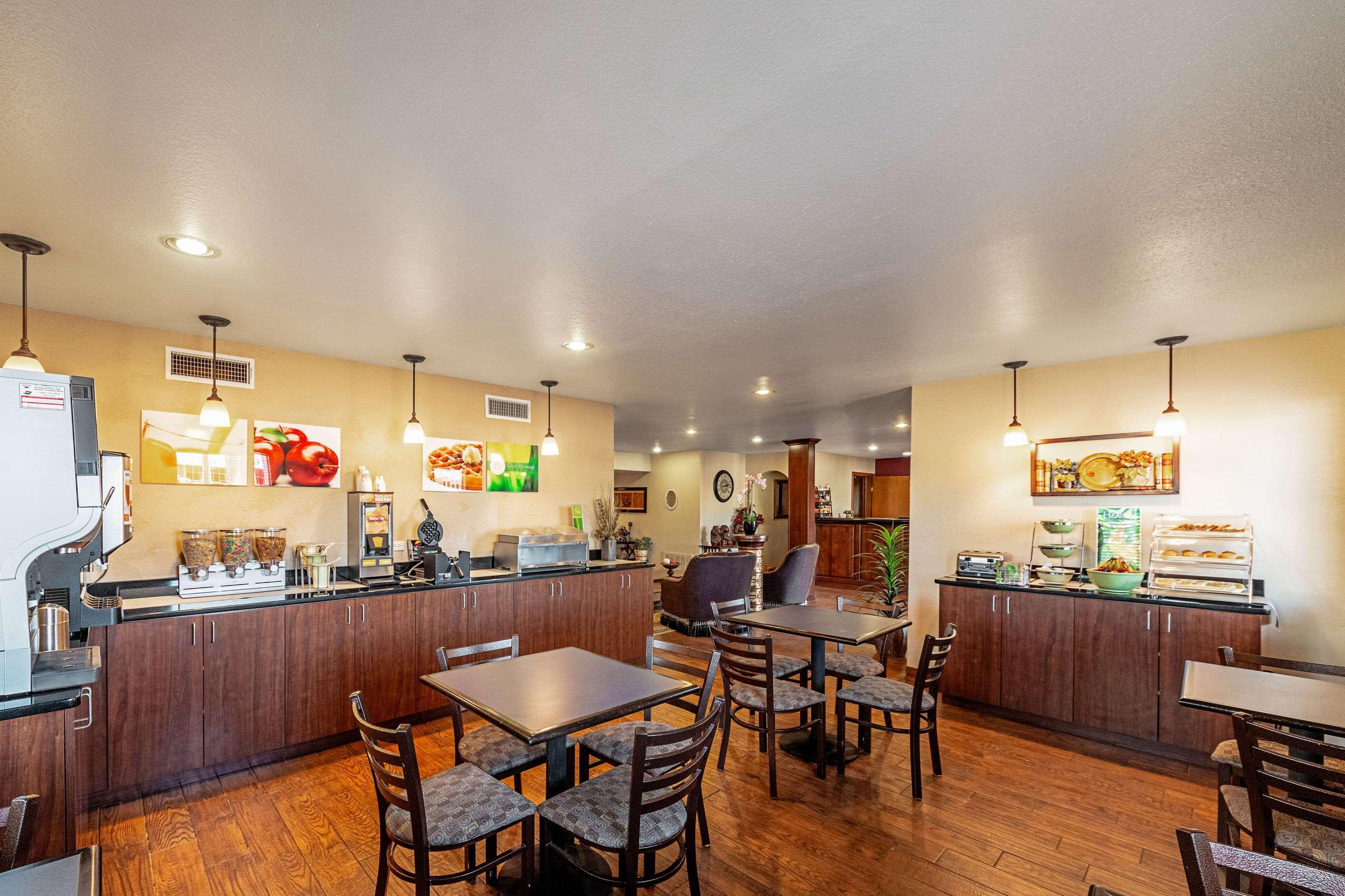 Quality Inn Three Rivers Екстериор снимка