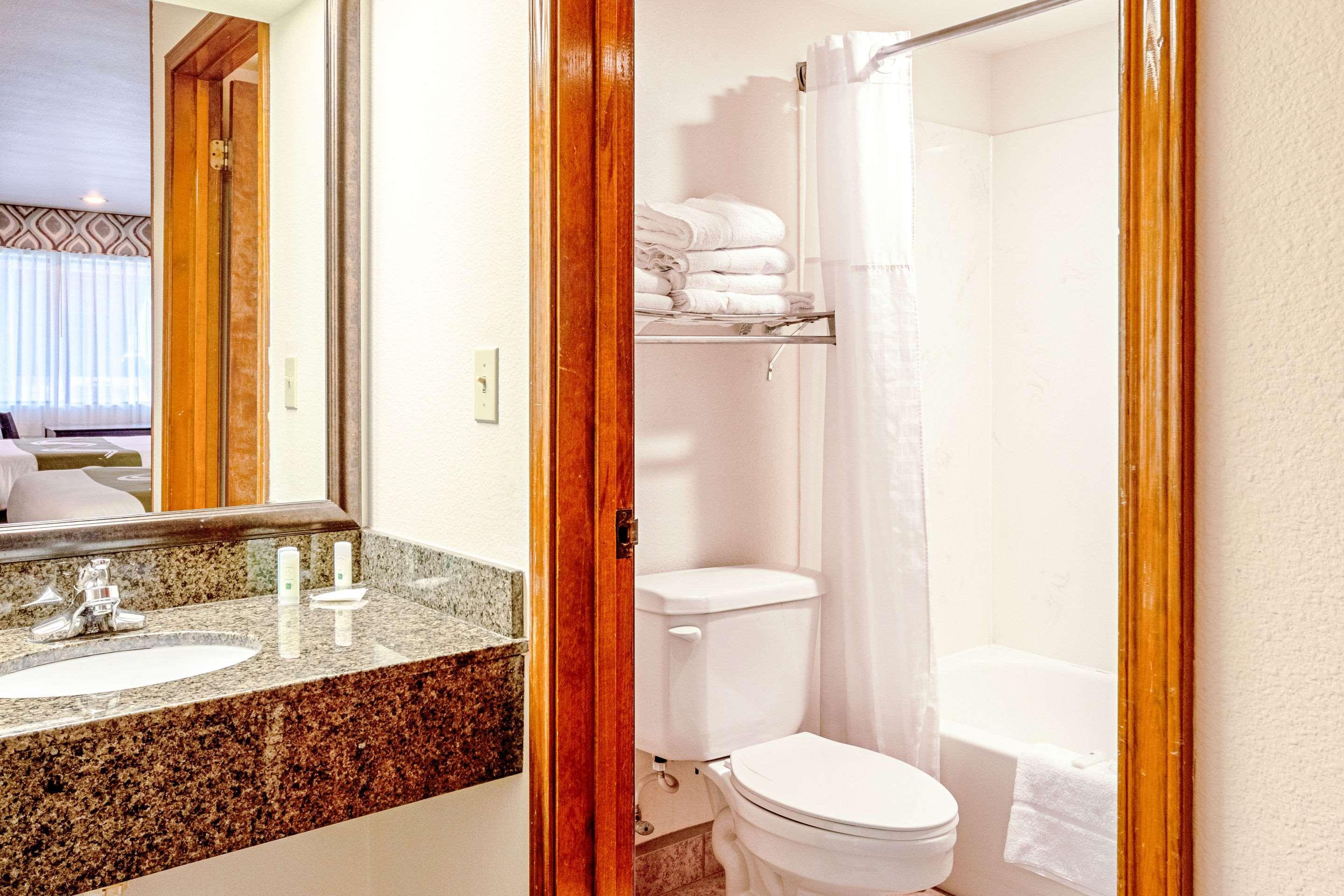 Quality Inn Three Rivers Екстериор снимка