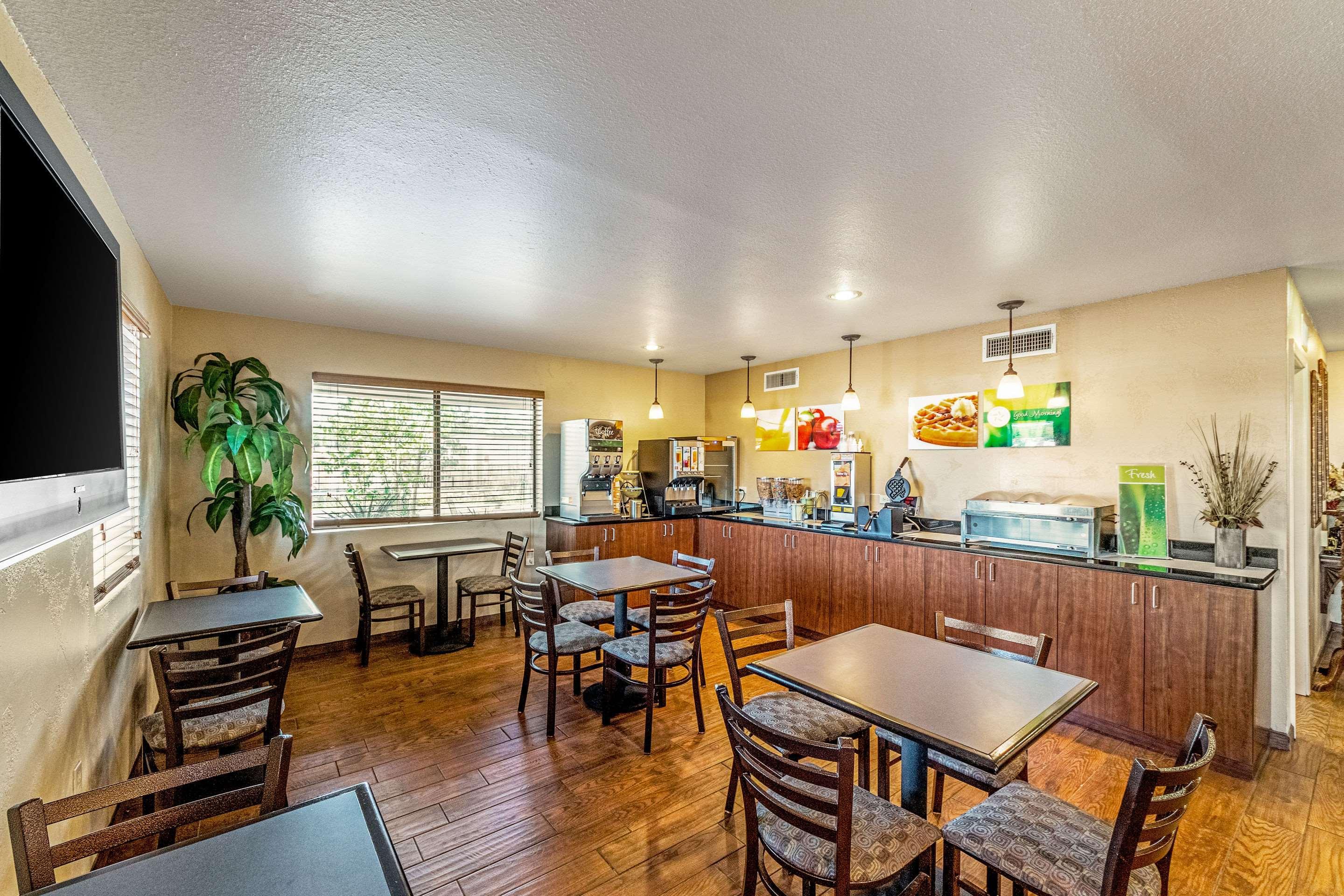 Quality Inn Three Rivers Екстериор снимка