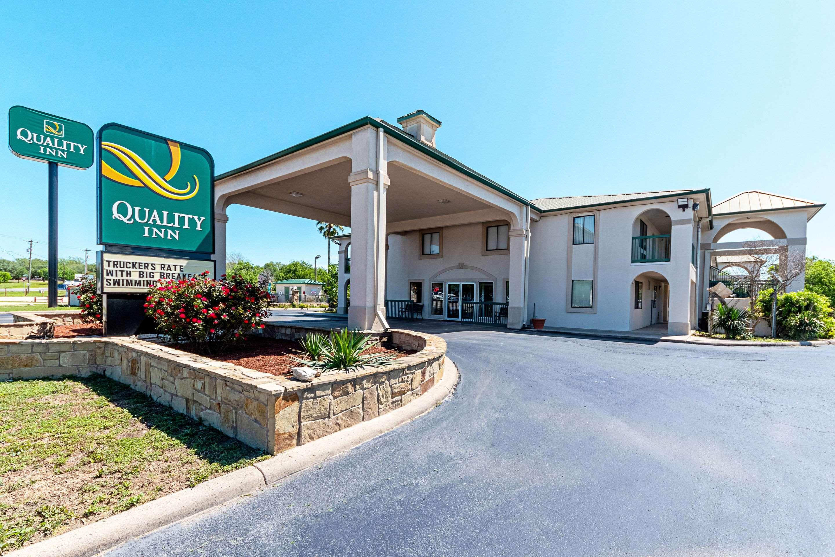 Quality Inn Three Rivers Екстериор снимка