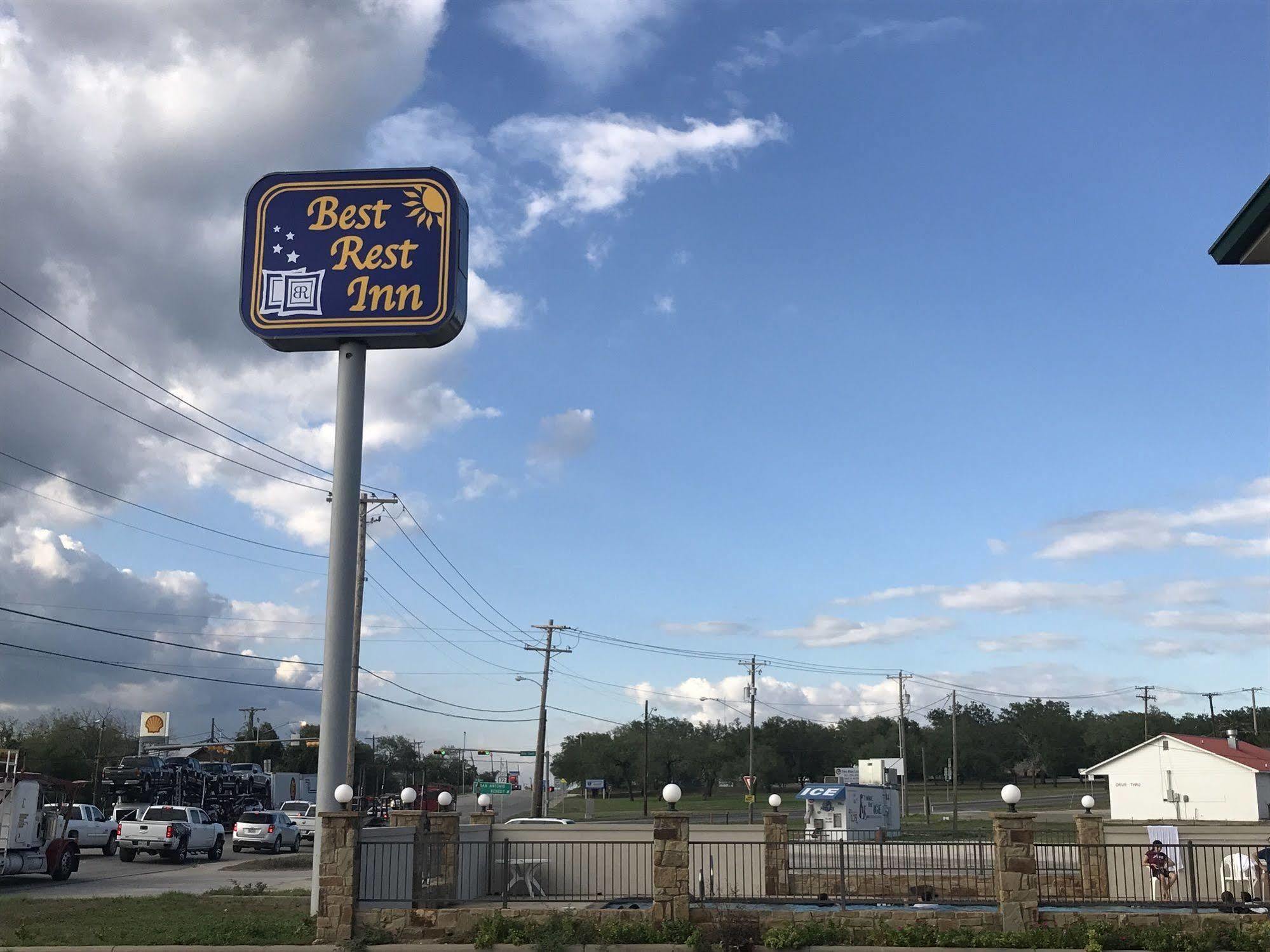 Quality Inn Three Rivers Екстериор снимка